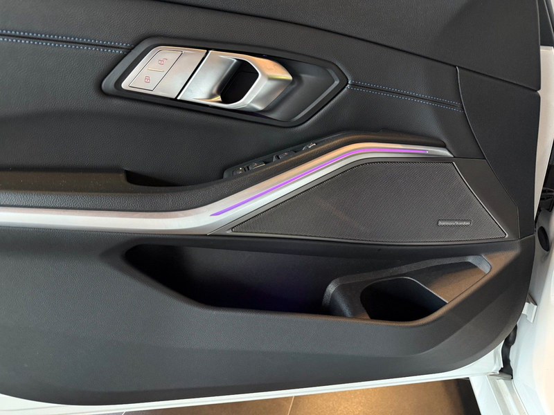 BMW 330 i Limo M-Sport*Shadow-Line*Harman/Kardon*DE — photo 19