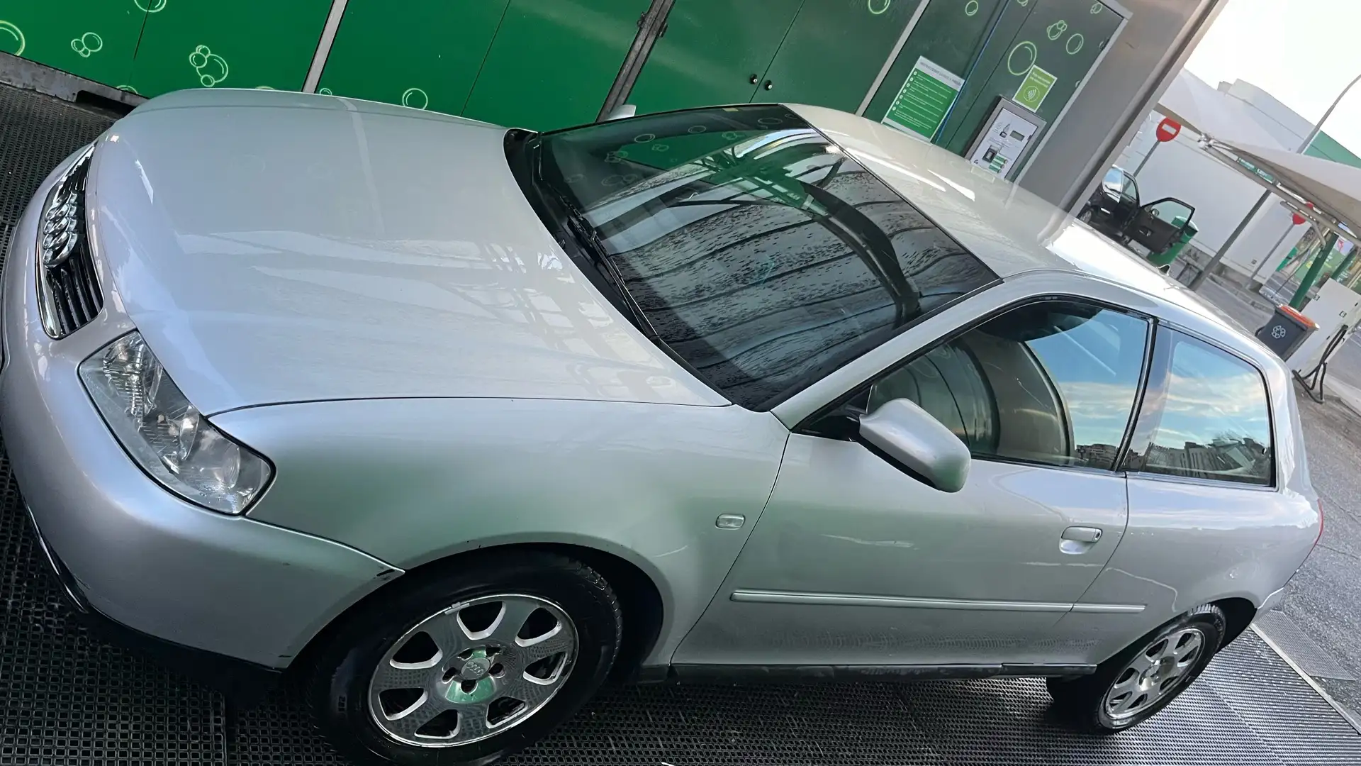 Audi A3 1.8 Turbo Ambition Plateado - 1