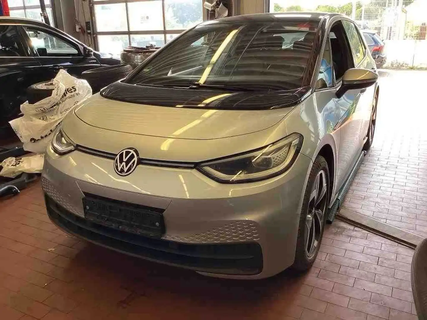 Volkswagen ID.3 Pro Family Matrix Navi SHZ Pano ACC Pano Argent - 1
