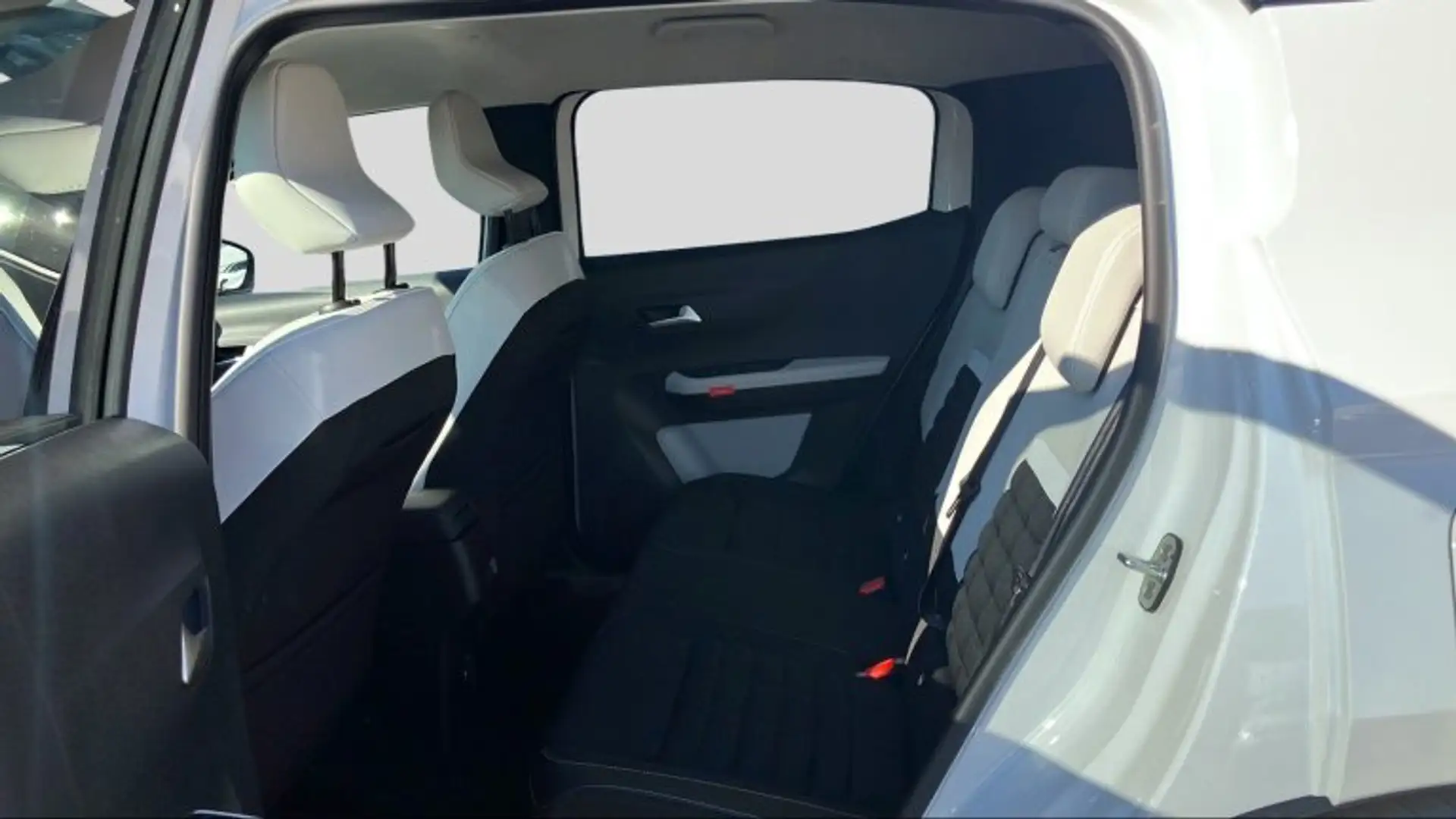 Citroen C3 Aircross Hybrid 145PS Automatik MAX Weiß - 2