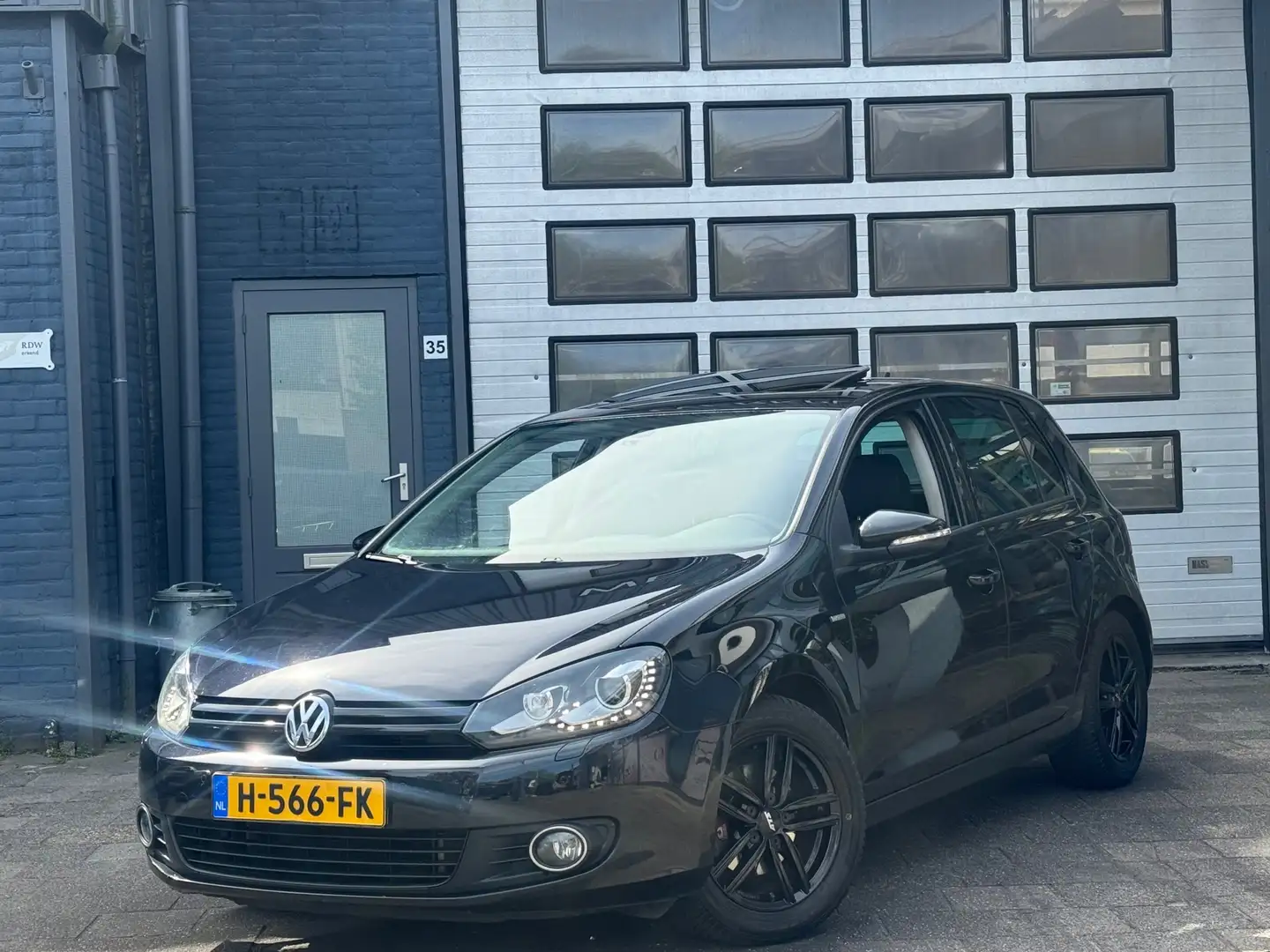 Volkswagen Golf 1.2 TSI Trendline | Clima | Xenon | Schuifdak | 5- Schwarz - 1