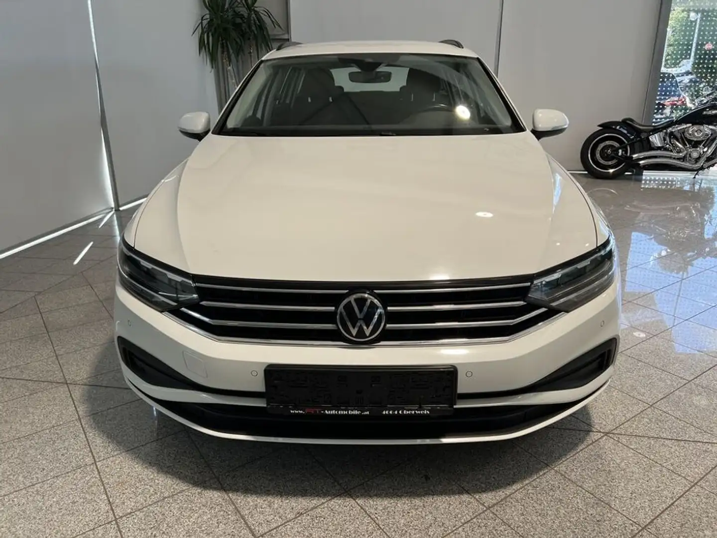 Volkswagen Passat 2,0 TDi DSG Weiß - 2