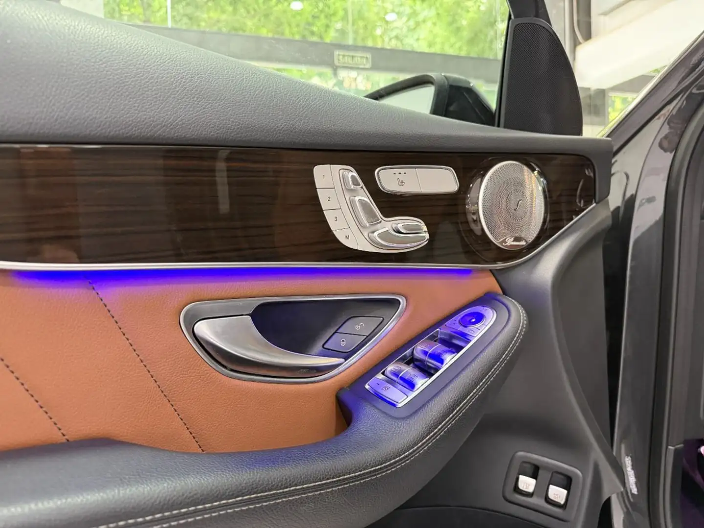 Mercedes-Benz GLC 300 e 4MATIC - 2