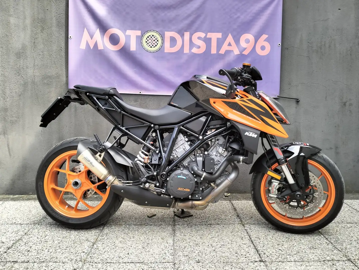 KTM 1290 Super Duke R Orange - 1