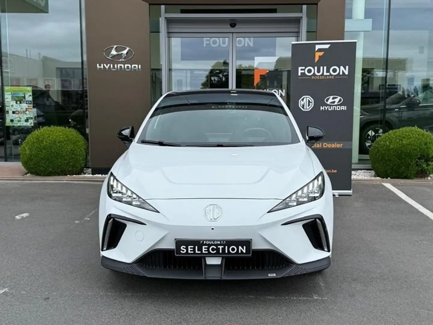 MG MG4 Luxury 64kwh Long range Blanc - 2