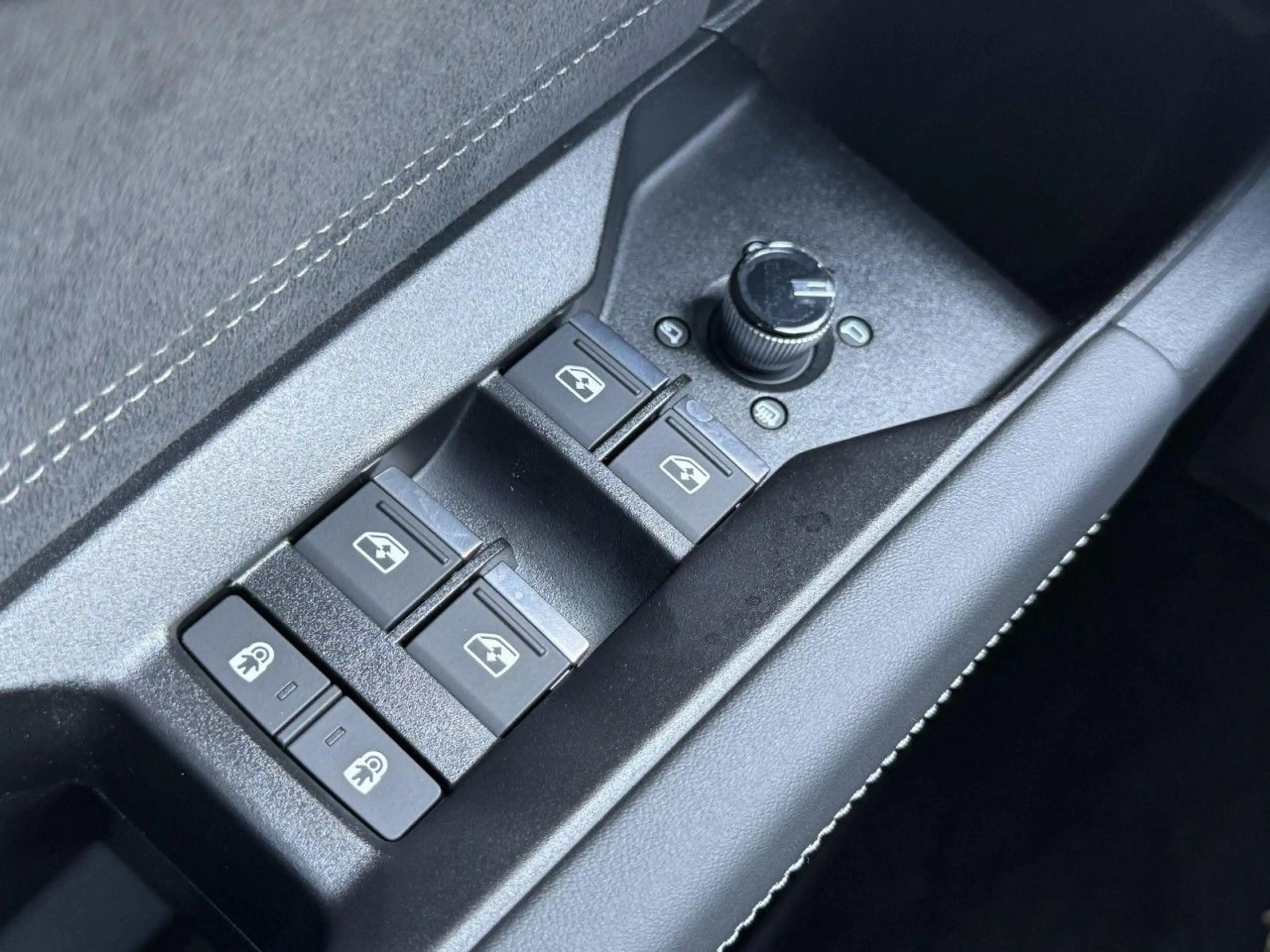 Audi Q4 e-tron S line quattro WÄRME, DACH — photo 12