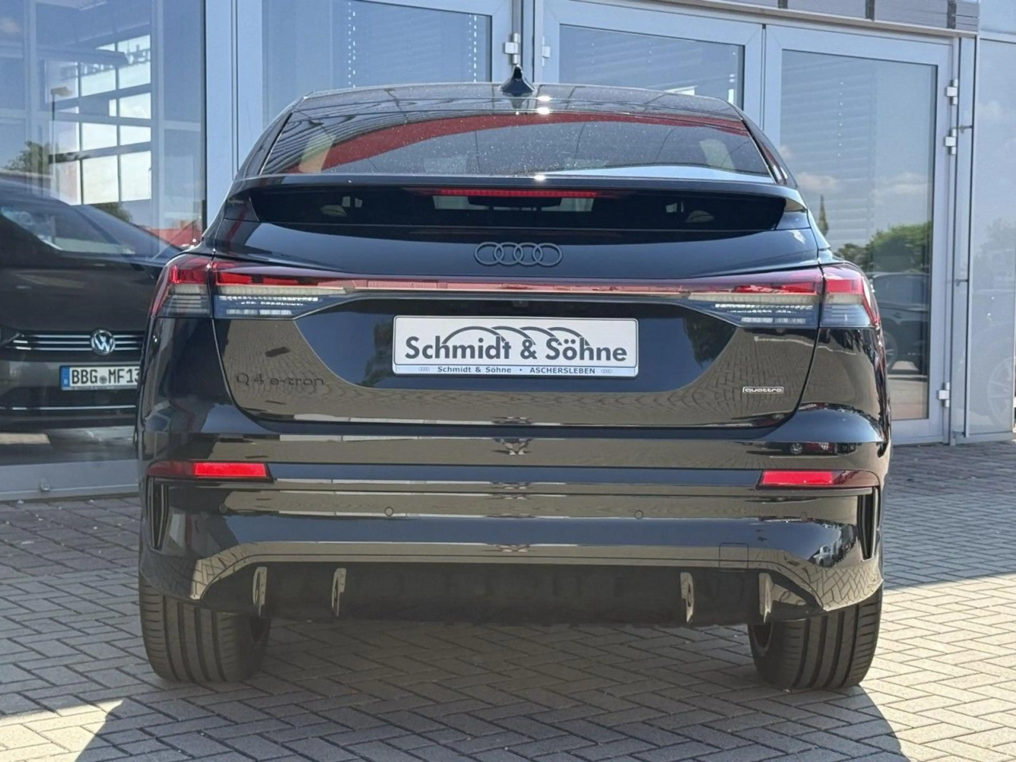 Audi Q4 e-tron S line quattro WÄRME, DACH — photo 6