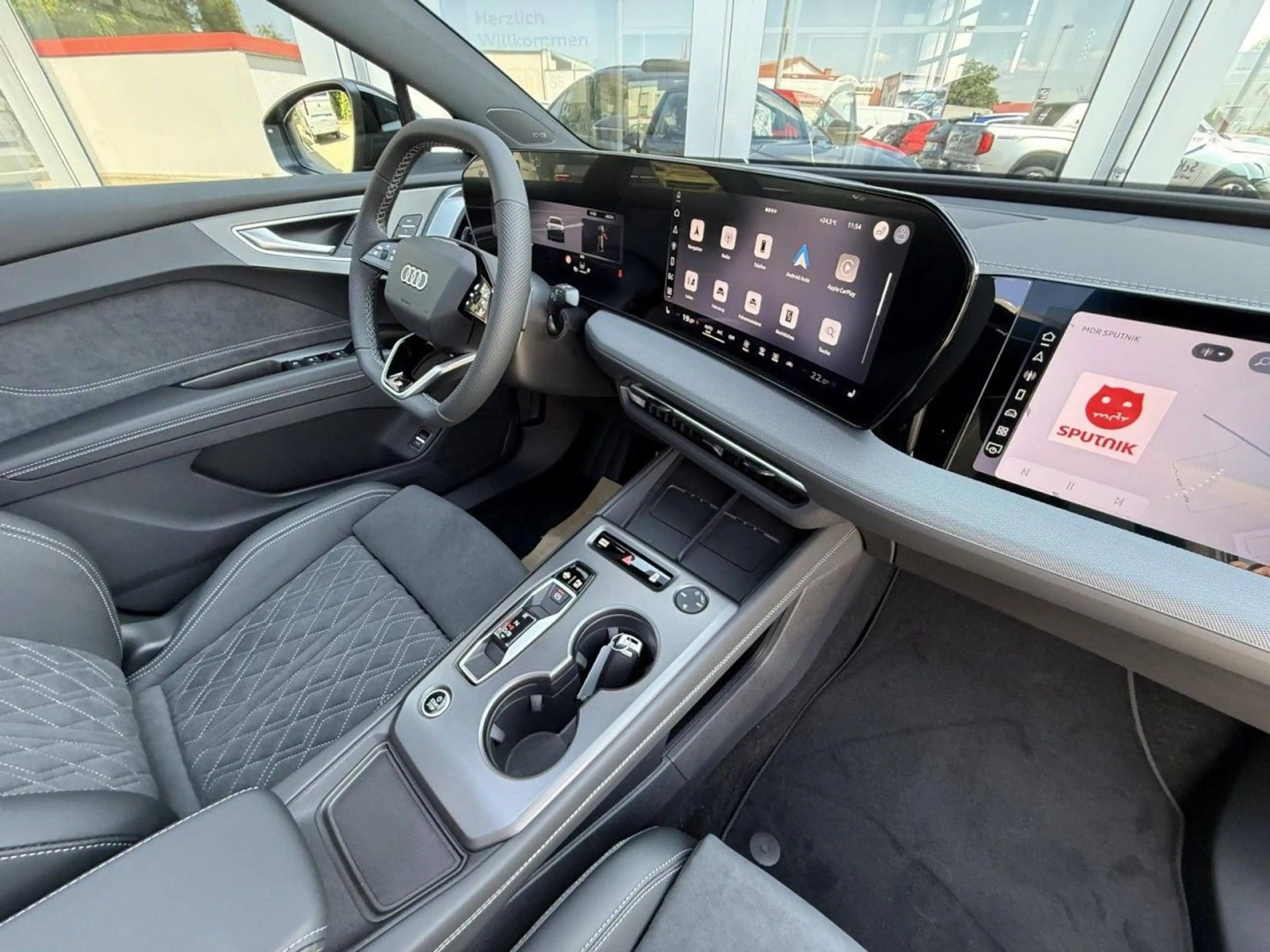 Audi Q4 e-tron S line quattro WÄRME, DACH — photo 9