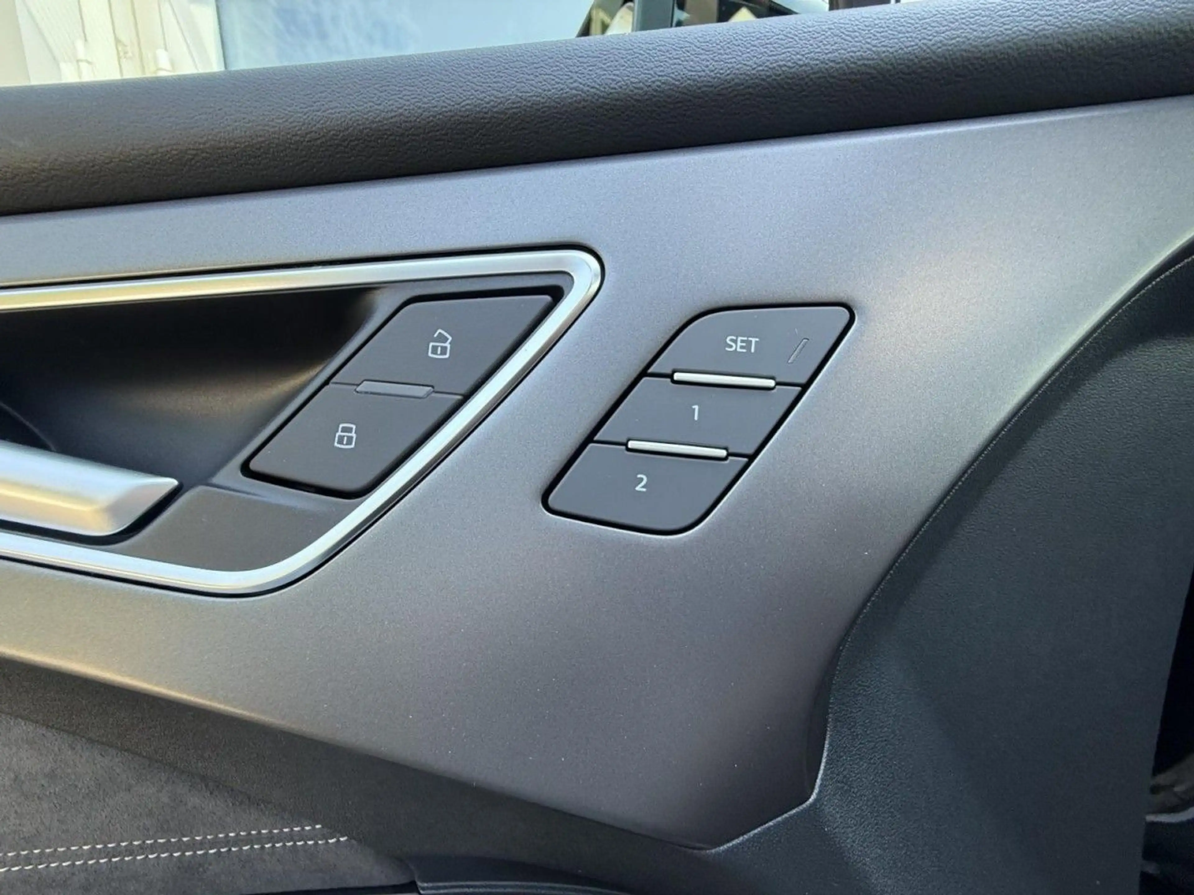 Audi Q4 e-tron S line quattro WÄRME, DACH — photo 13