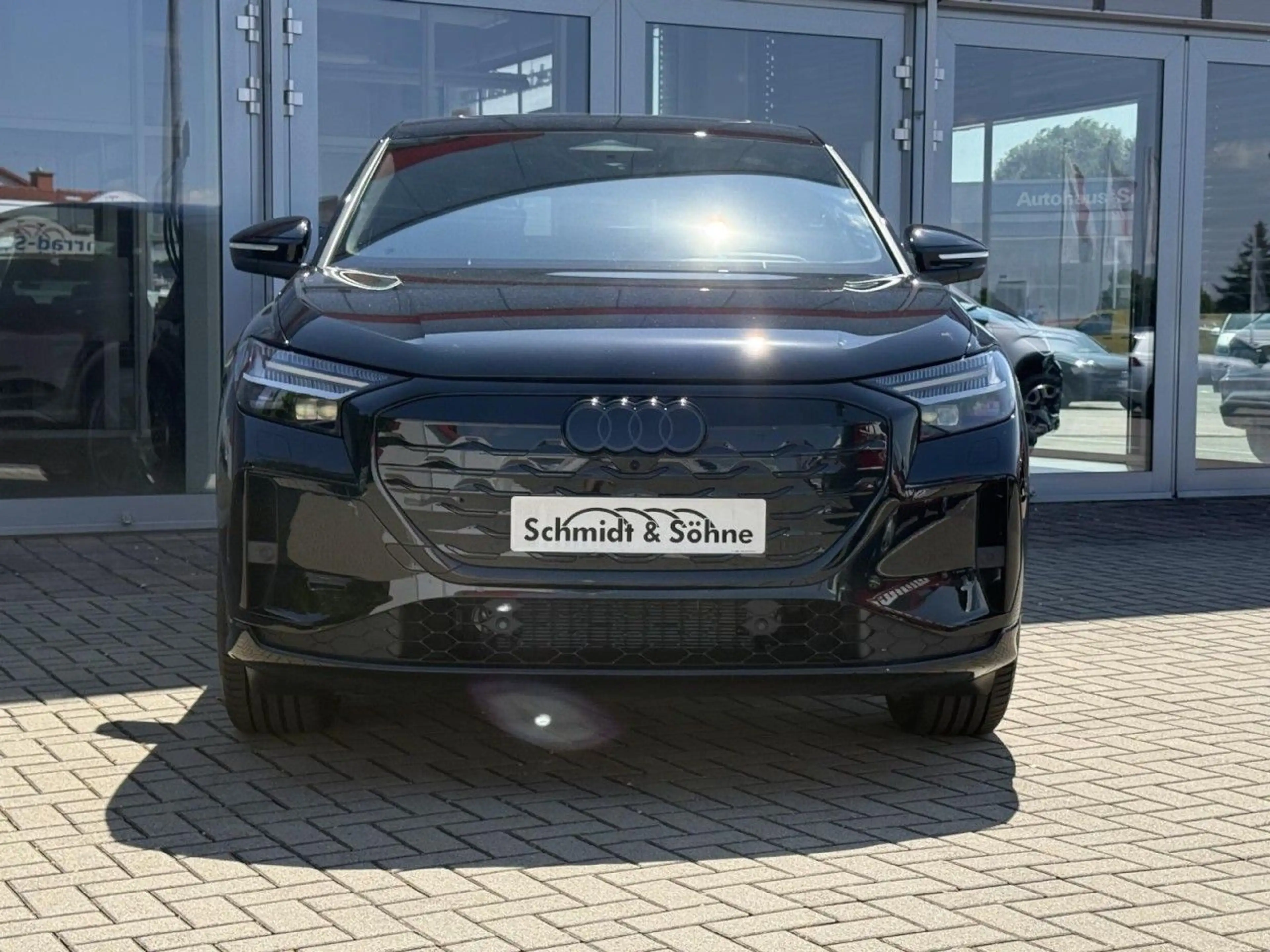 Audi Q4 e-tron S line quattro WÄRME, DACH — photo 4