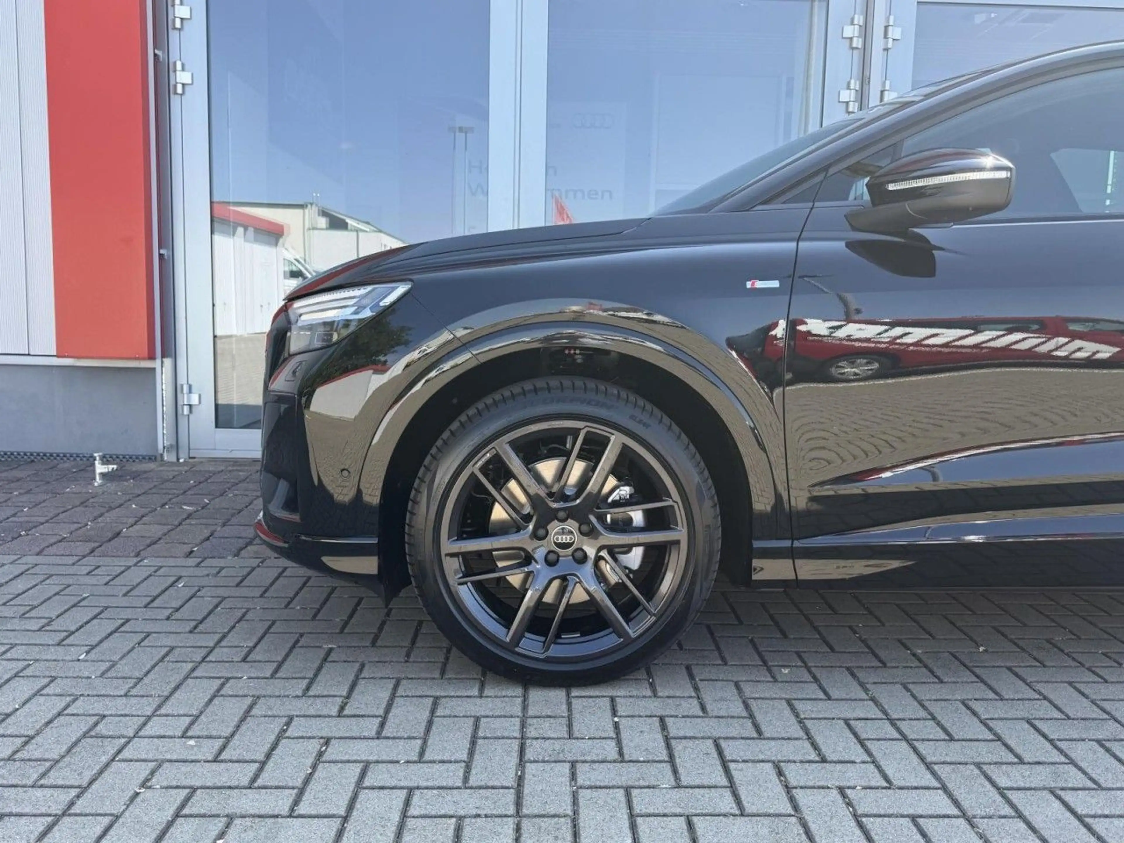 Audi Q4 e-tron S line quattro WÄRME, DACH — photo 7