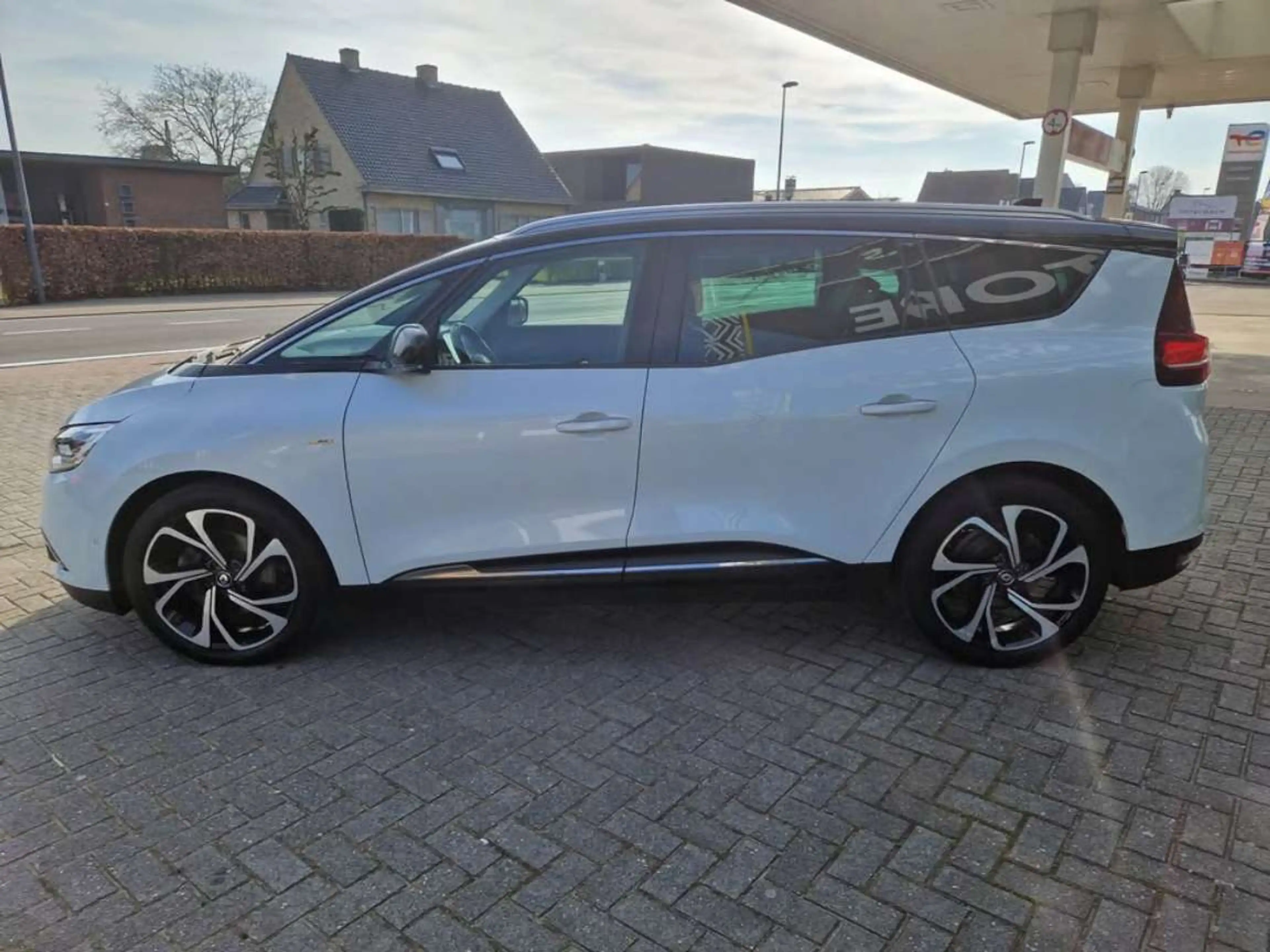Renault Scenic Bose Edition Energy dCi 110 — photo 3