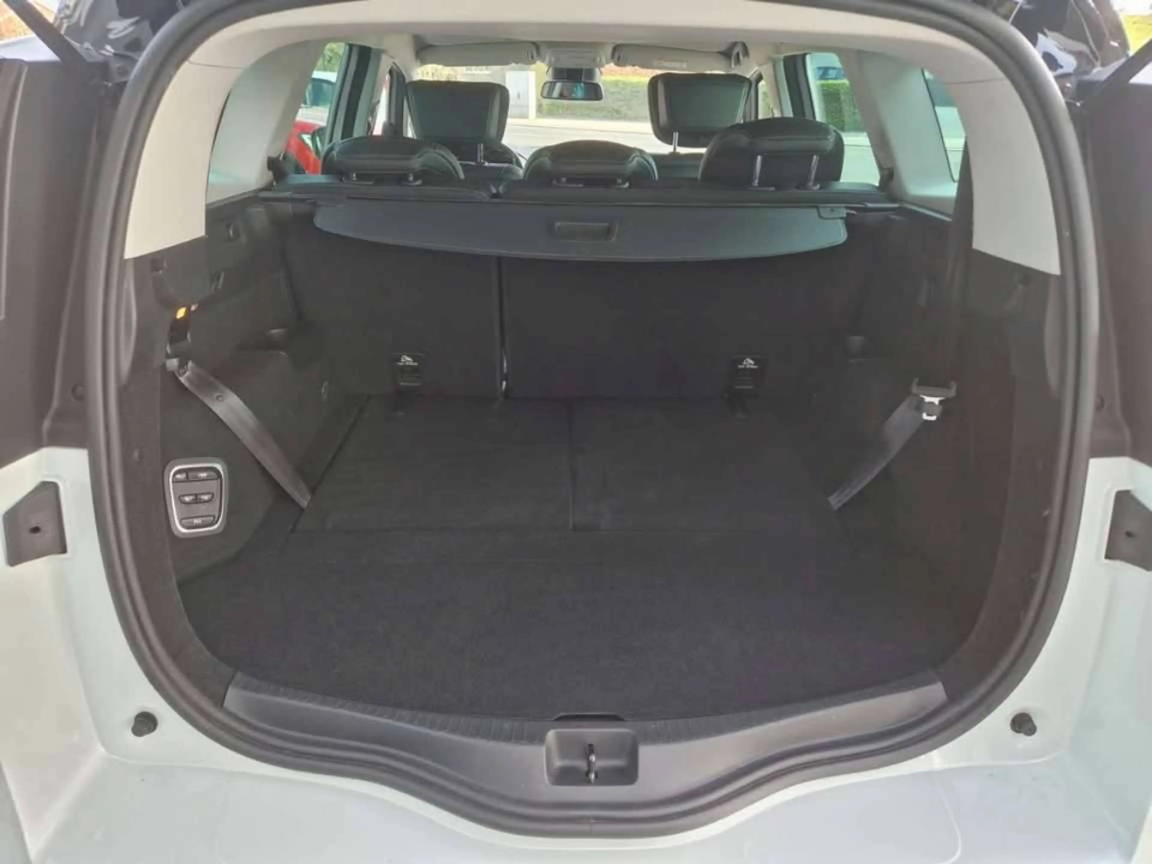 Renault Scenic Bose Edition Energy dCi 110 — photo 10