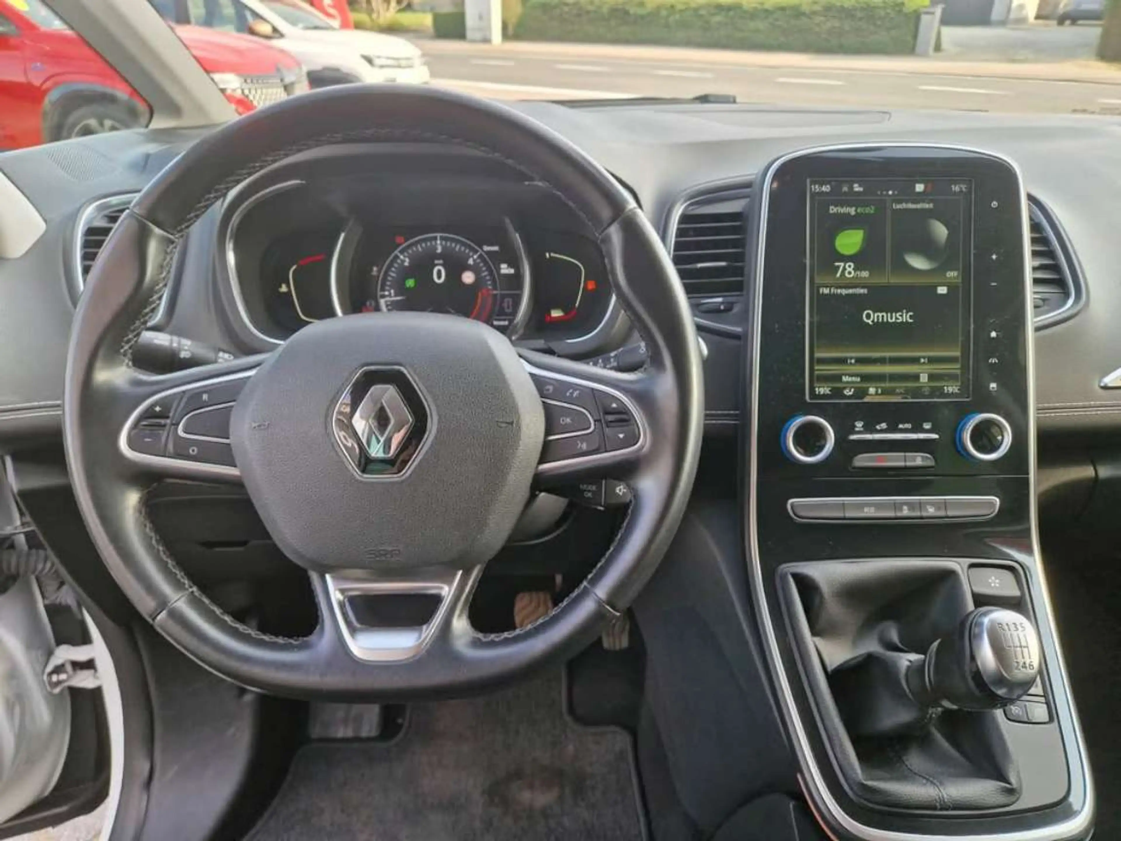 Renault Scenic Bose Edition Energy dCi 110 — photo 12