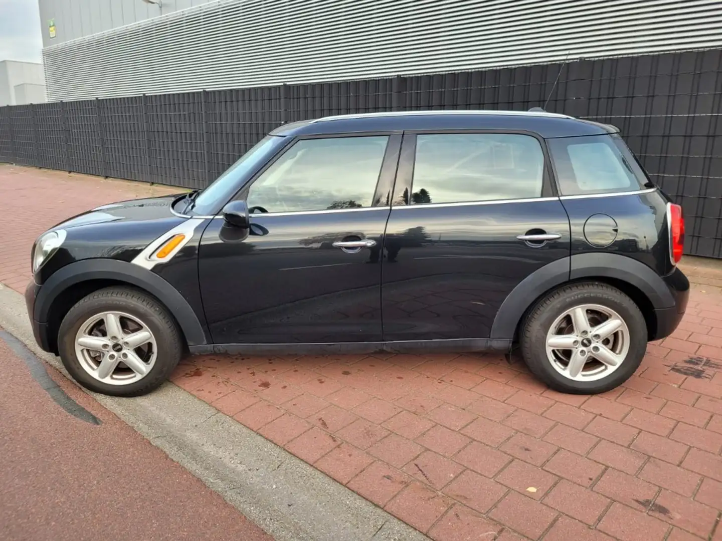 MINI Cooper Countryman Mini 1.6 Business Line Noir - 2