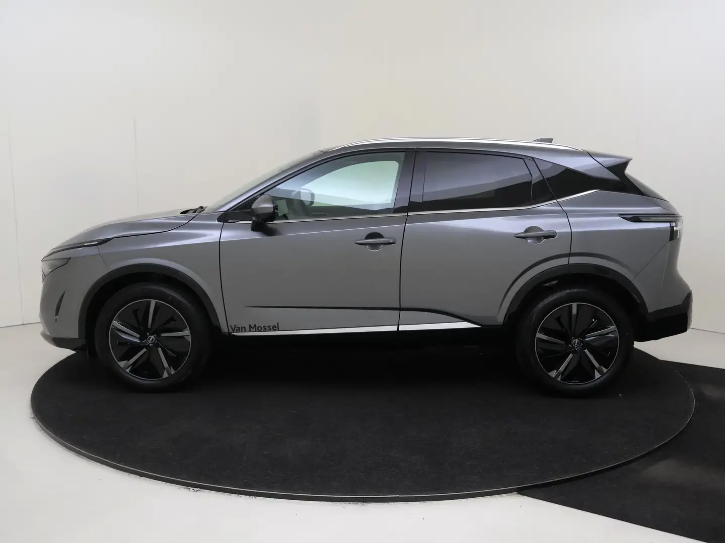 Nissan Qashqai 1.3 MHEV Tekna | Stoelverwarming | Panorama-dak | Grigio - 2