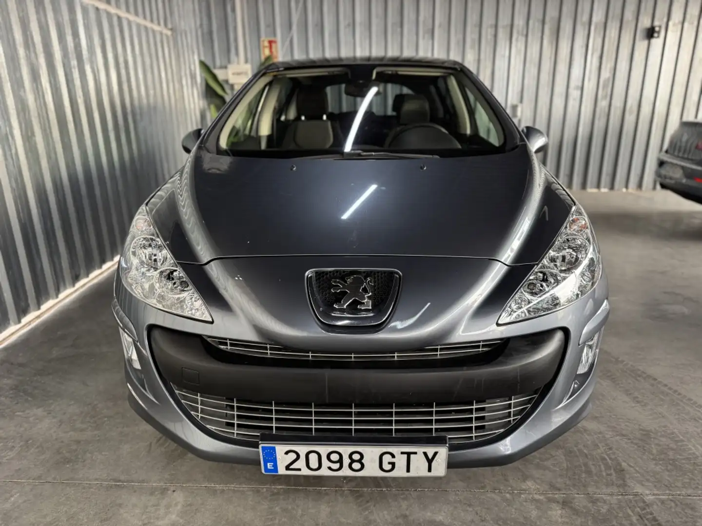 Peugeot 308 1.6HDI FAP Premium 6 vel. Gris - 2