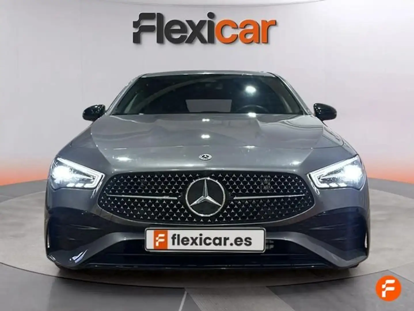Mercedes-Benz CLA 200 Shooting Brake 200d 8G-DCT Gris - 2