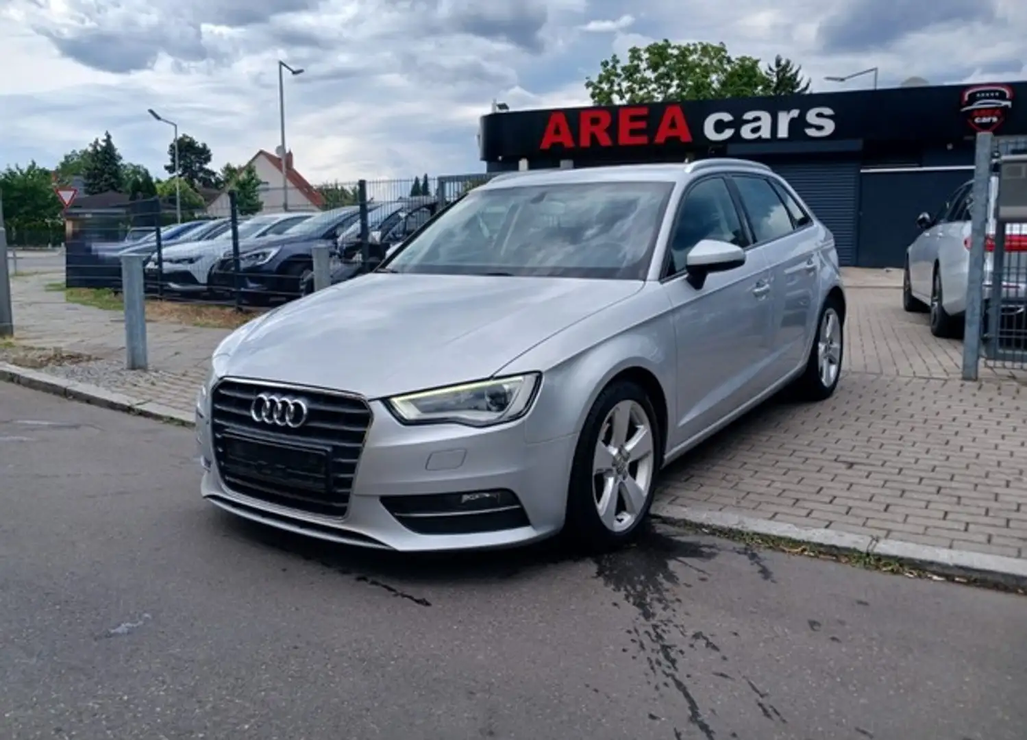 Audi A3 Sportback 2.0 TDI Ambition*XEN*KLIMA*NAVI*PDC Срібний - 1