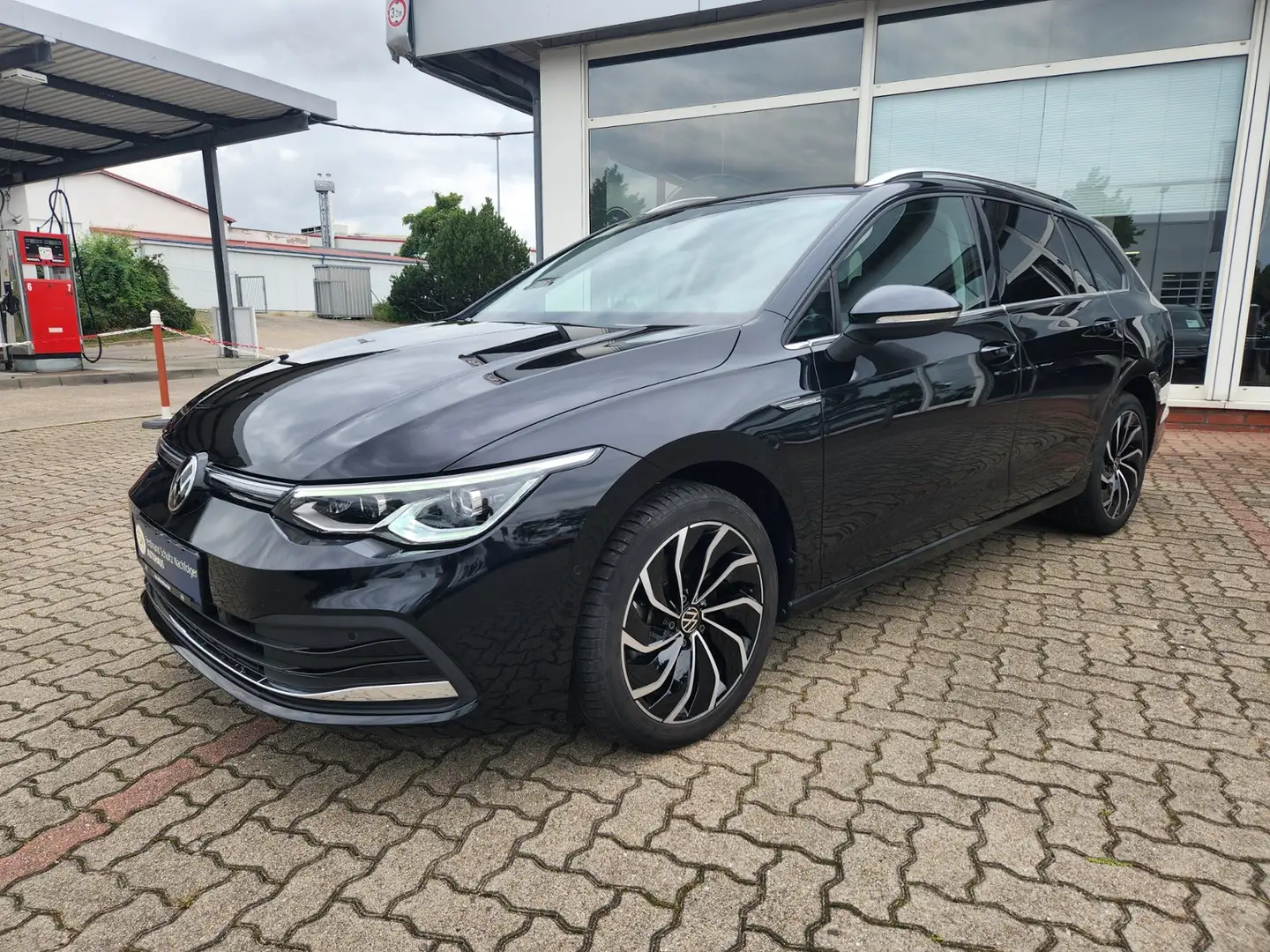 Volkswagen Golf Variant VIII 2.0 TDI DSG Style Matrix AHK STHZ RFK Kessy Schwarz - 2