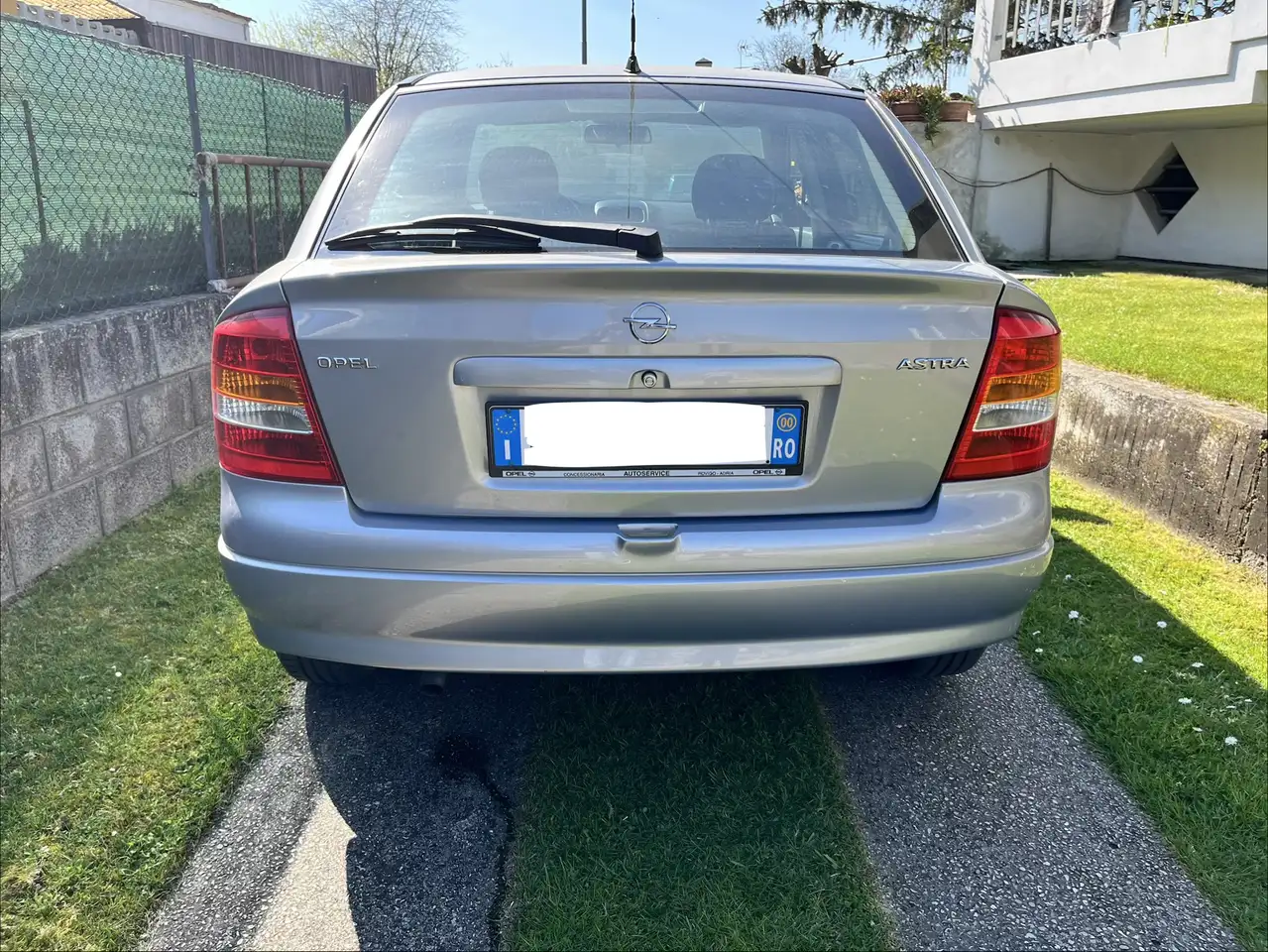 Opel Astra 5p 1.4i 16v Club, foto 2