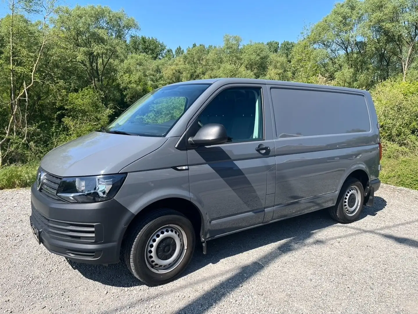 Volkswagen T6 Transporter 2.0 TSI 150PK 2018 slechts 44.317 KM in BENZINE ! Gris - 1