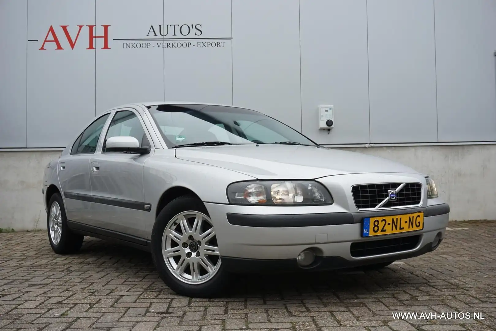 Volvo S60 2.4 Edition Automaat Szary - 2