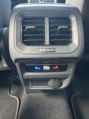 Volkswagen Tiguan Allspace view 20
