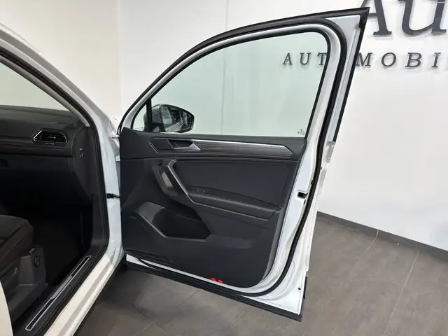 Volkswagen Tiguan Allspace view 7