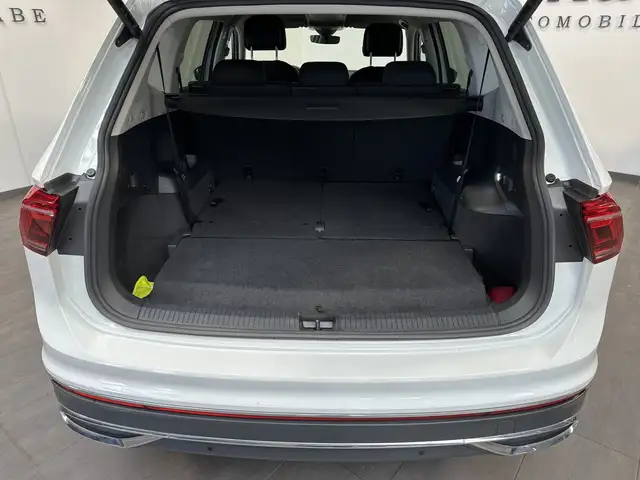Volkswagen Tiguan Allspace view 8