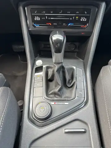 Volkswagen Tiguan Allspace view 18