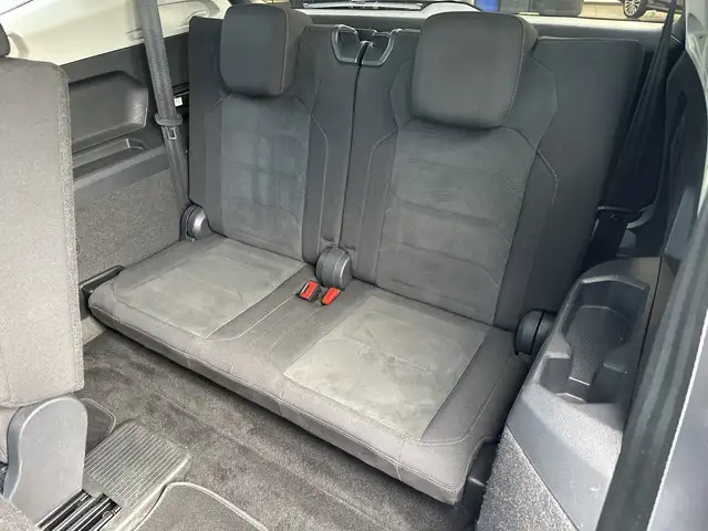 Volkswagen Tiguan Allspace view 15