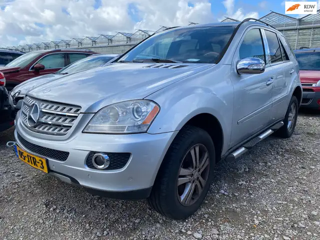 Mercedes-Benz ML 350 M-klasse | 2006 | Export en Handel | MOTOR START N
