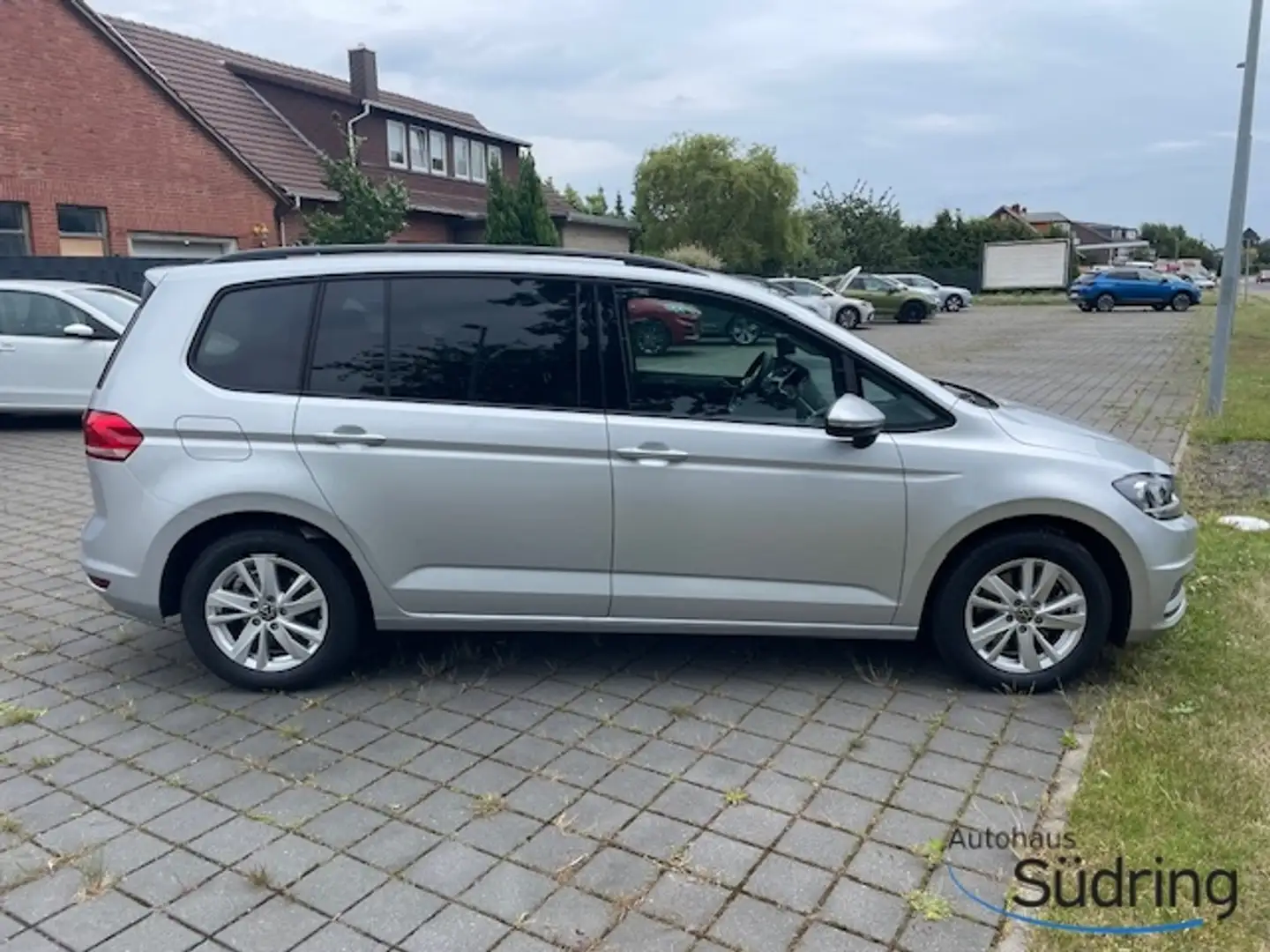 Volkswagen Touran Comfortline 2,0 l TDI AHK Navi PDCv+h Silber - 2