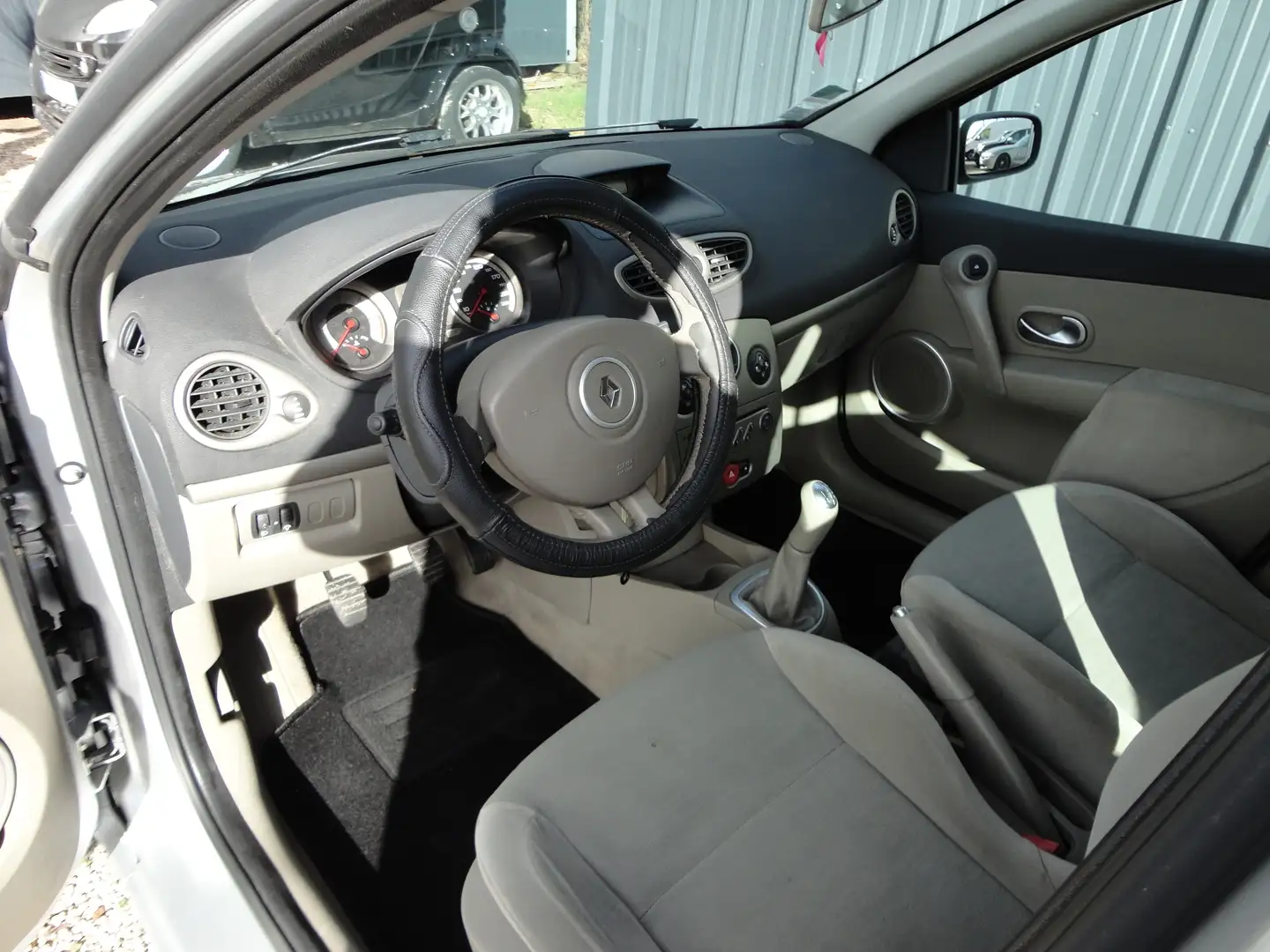 Renault Clio 1.5 DCI 85CH LUXE PRIVILEGE 5P Gris - 2