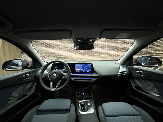 BMW 1 Series view 9