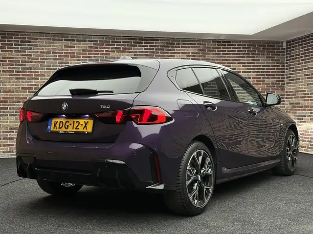BMW 1 Series view 25