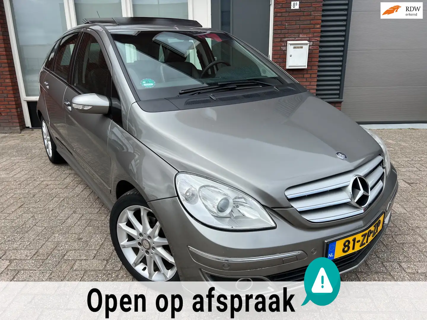 Mercedes-Benz B 170 Pano / Leder / Navi / PDC / AUT / NAP Šedá - 1