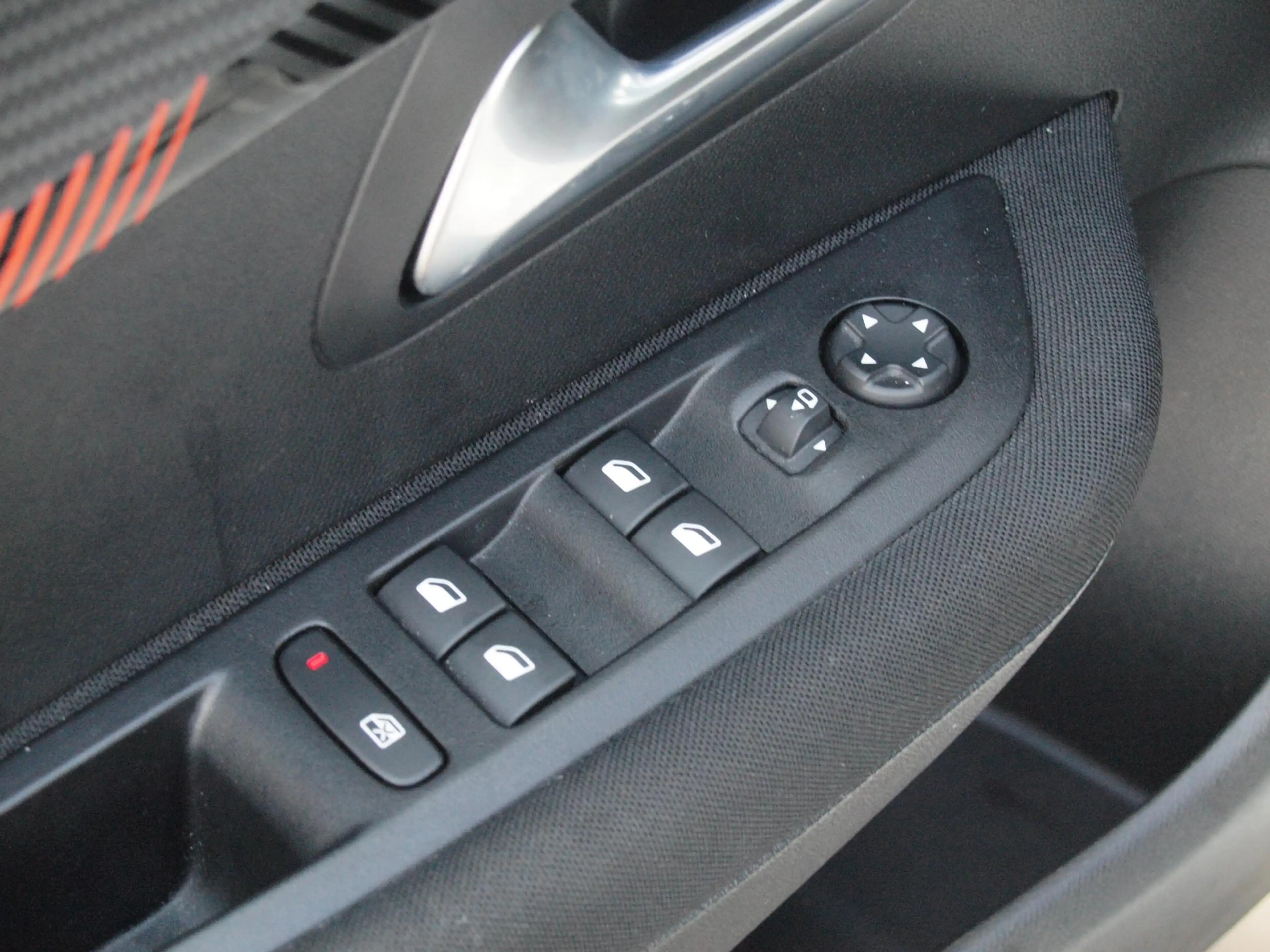 Peugeot e-208 EV 50 kWh | SOH 92% | Apple Carplay | Parkeersenso — photo 25
