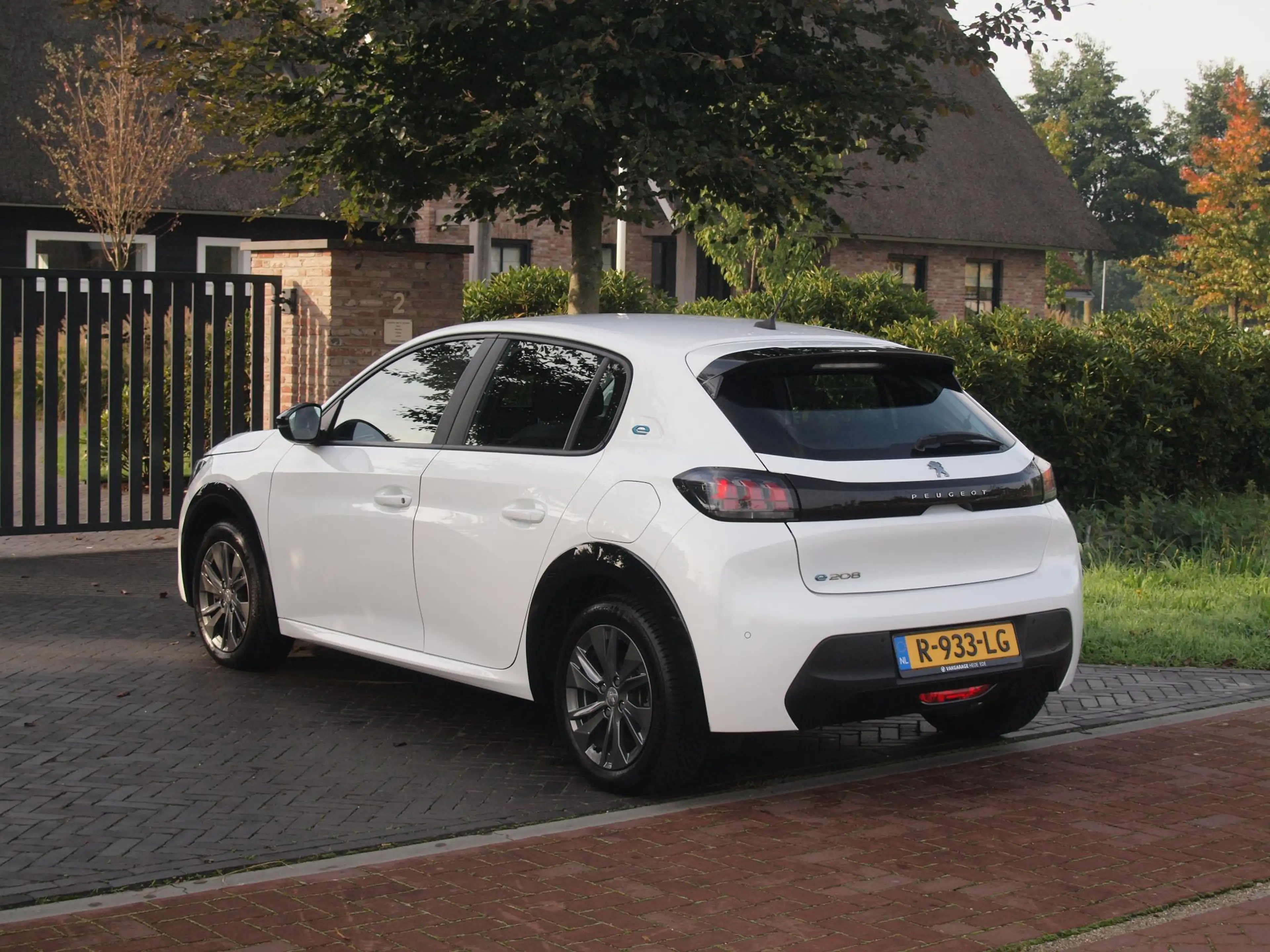 Peugeot e-208 EV 50 kWh | SOH 92% | Apple Carplay | Parkeersenso — photo 8