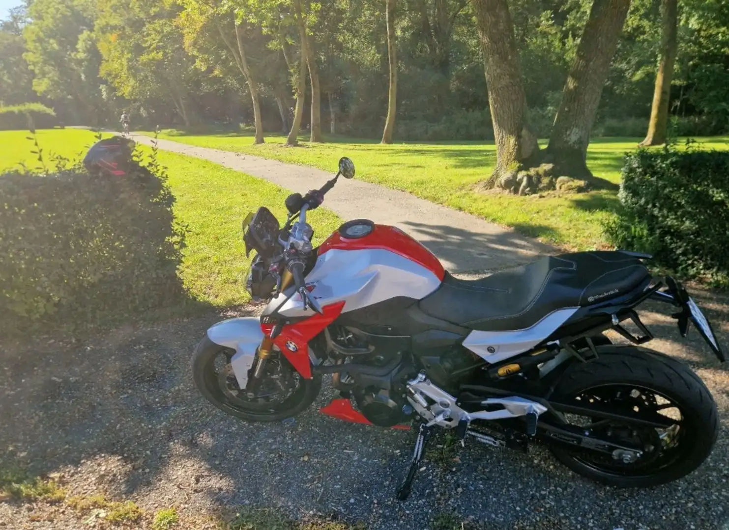BMW F 900 R Sport Rot - 2