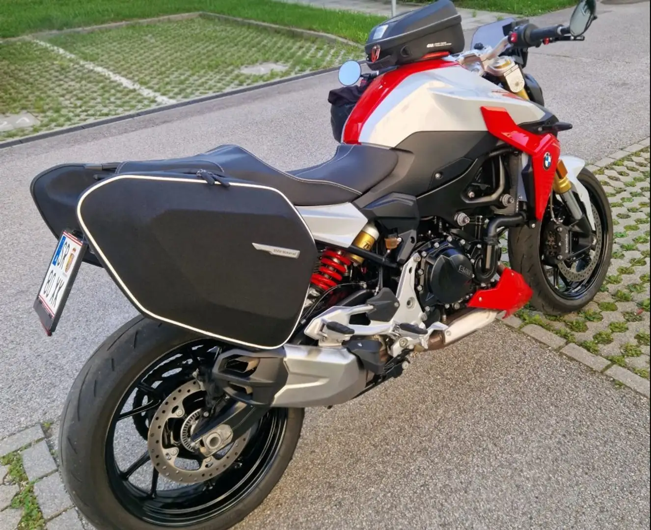 BMW F 900 R Sport Rot - 1