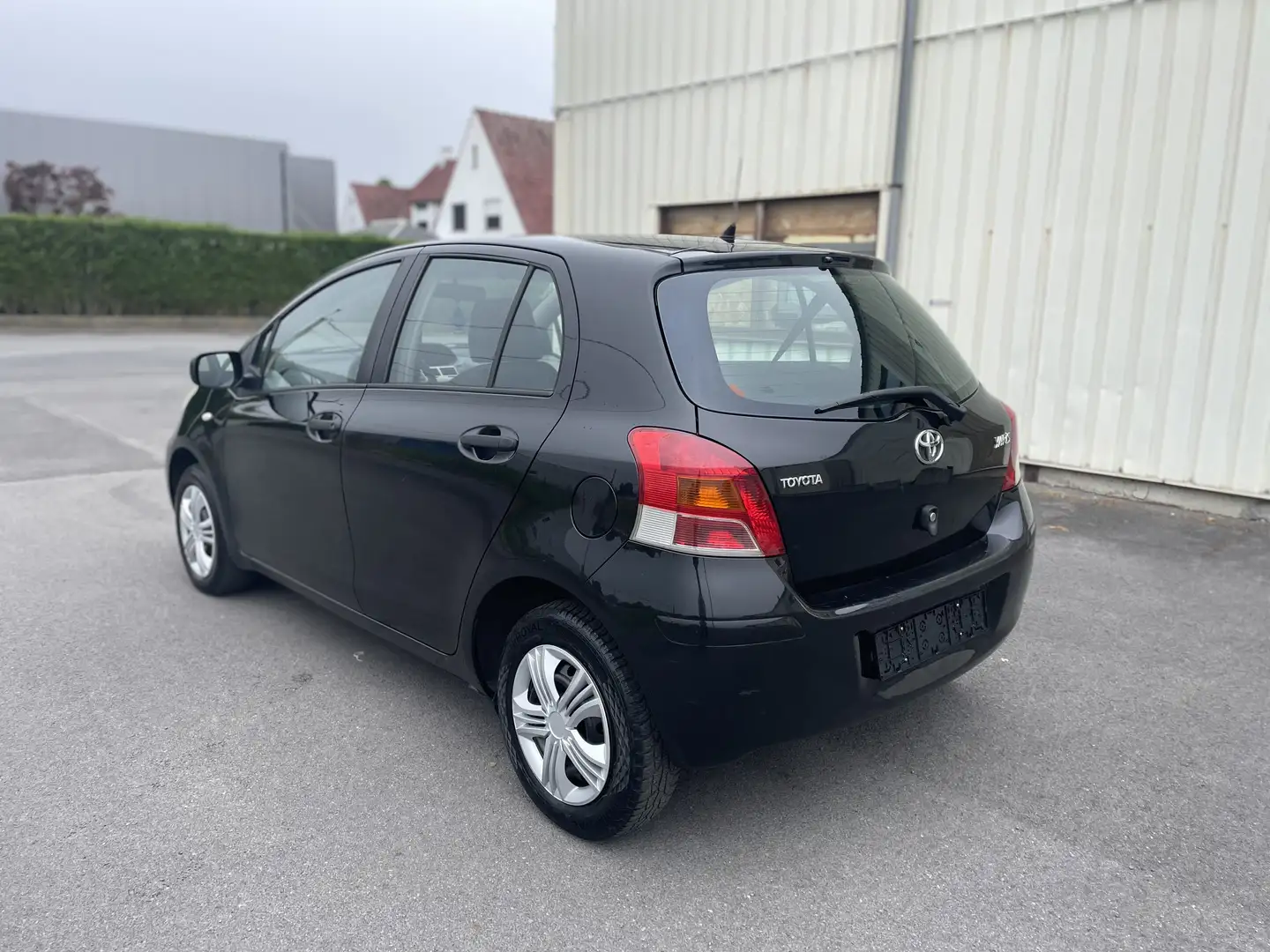 Toyota Yaris 1.0 VVT-i - 2