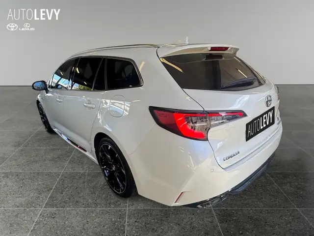Toyota Corolla view 4