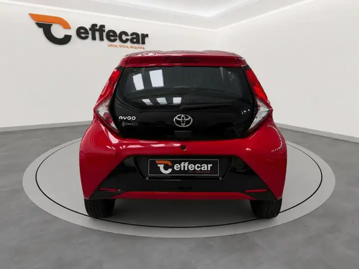 Toyota Aygo Connect 1.0 VVT-i 72 CV 5 porte x-clusiv — foto 5