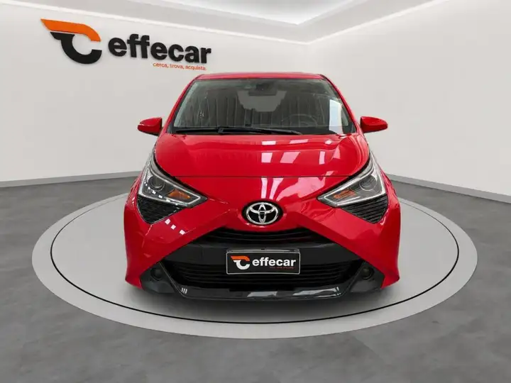 Toyota Aygo Connect 1.0 VVT-i 72 CV 5 porte x-clusiv — foto 2