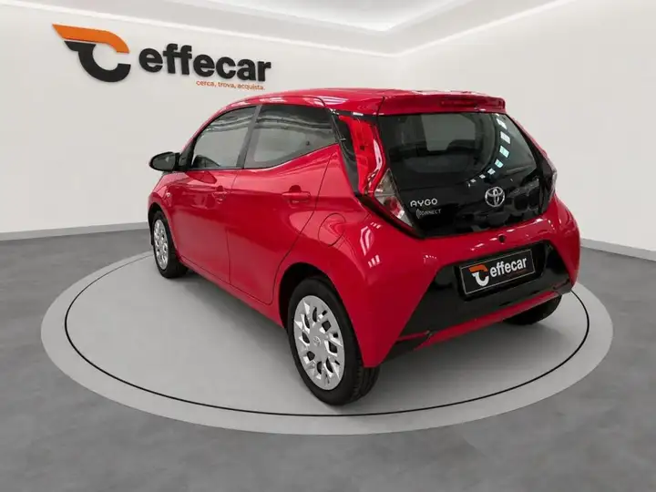 Toyota Aygo Connect 1.0 VVT-i 72 CV 5 porte x-clusiv — foto 4