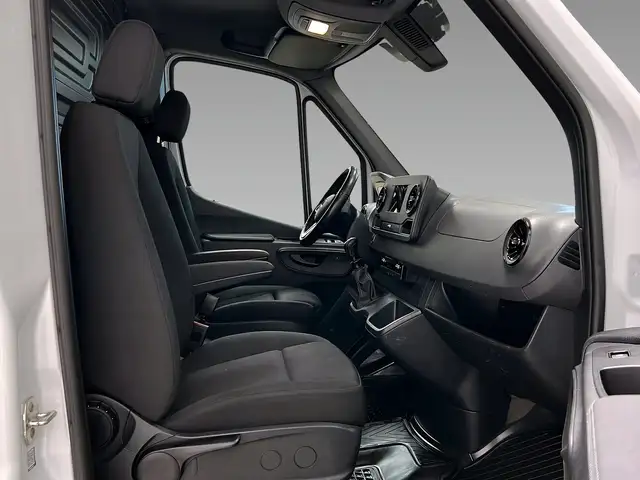 Mercedes-Benz Sprinter view 12