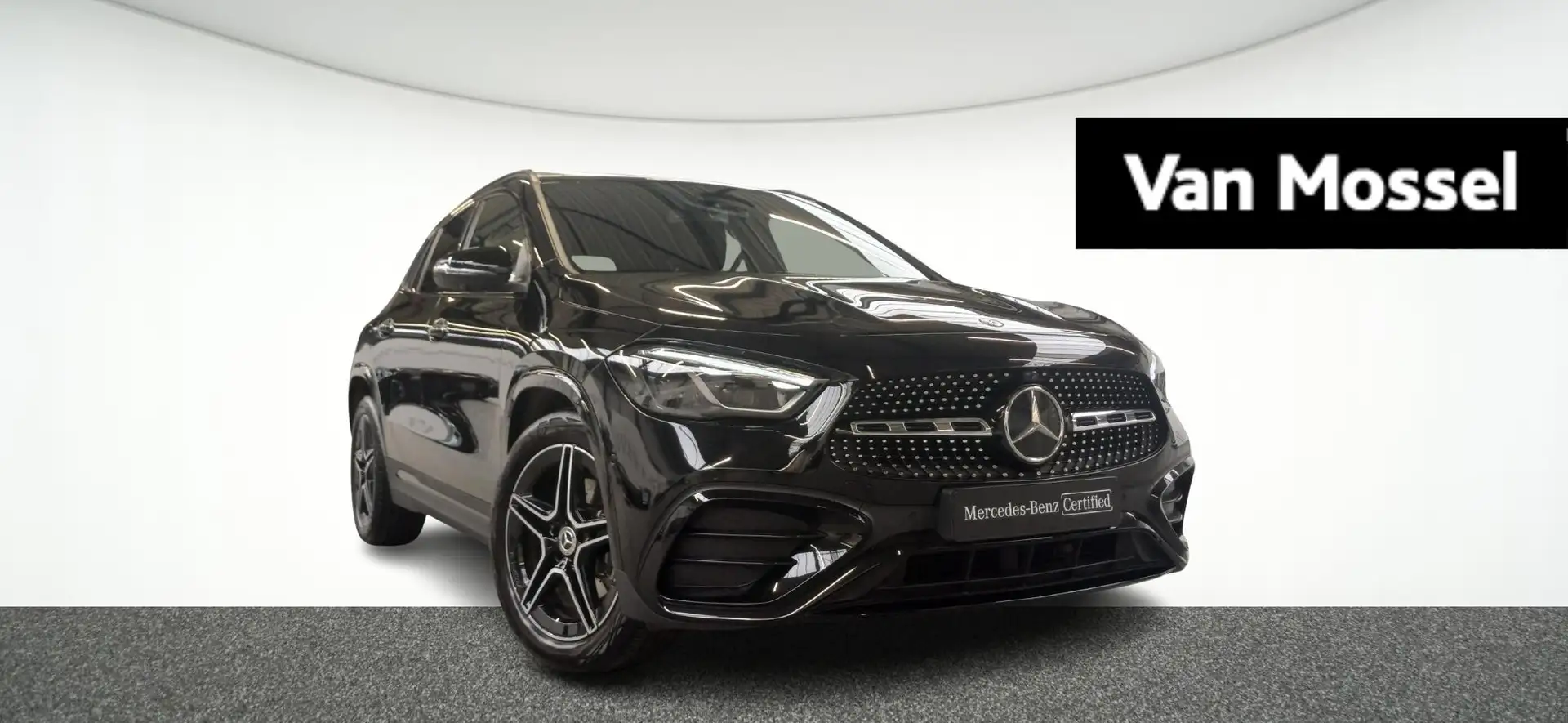 Mercedes-Benz GLA 180 GLA AMG Line + NIGHTPACK + SURROUND VIEW + KEY LES Noir - 1