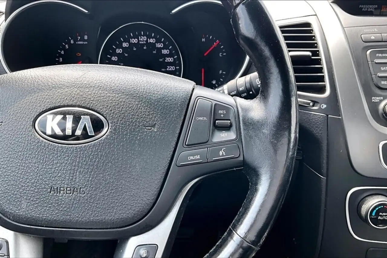 Kia Sorento photo Kia Sorento